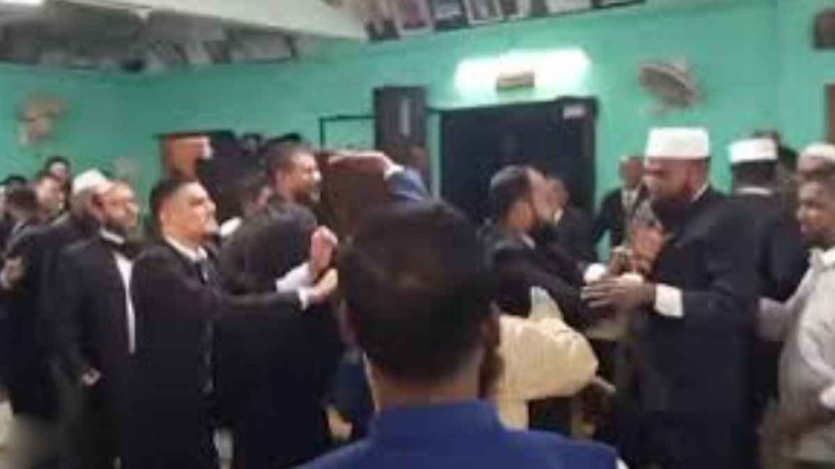 পটুয়াখালী আইনজীবী সমিতির নির্বাচন ঘিরে সংঘর্ষে পিপিসহ আহত ৩