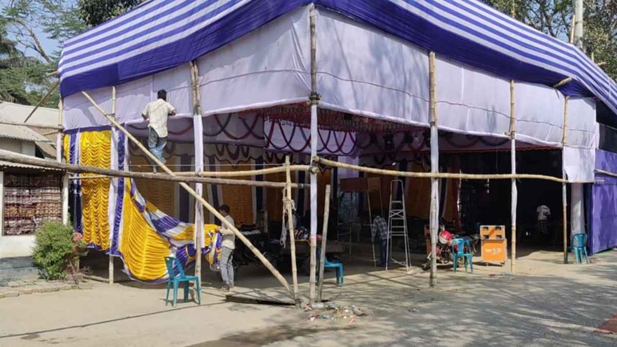 বিয়ে বাড়ির আনন্দ রুপ নিল বিষাদে, খুলে ফেলা হলো বউভাতের প্যান্ডেল