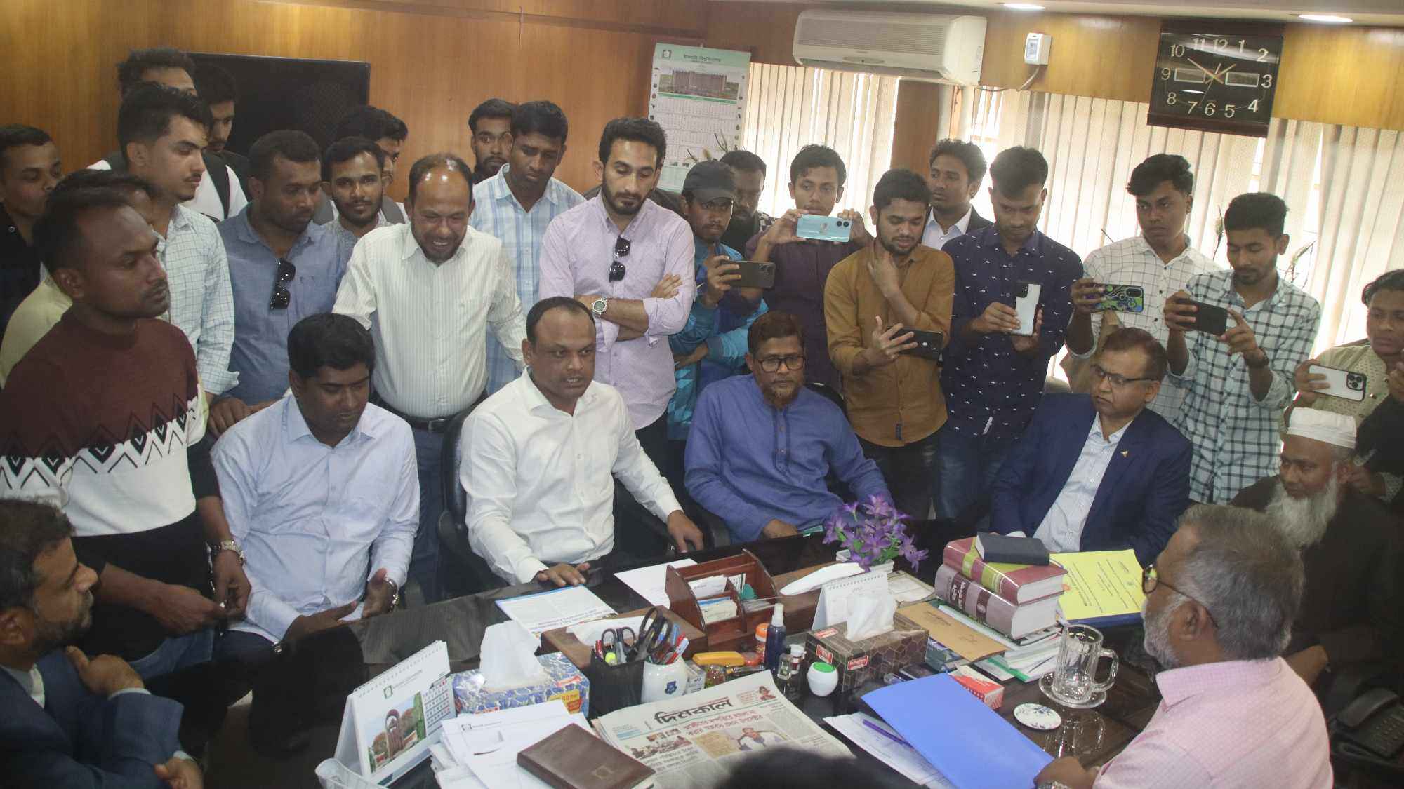 নিষিদ্ধ ঘোষিত ছাত্রলীগের বিচার ও সাজা নিশ্চিতের দাবি ইবি ছাত্রদলের