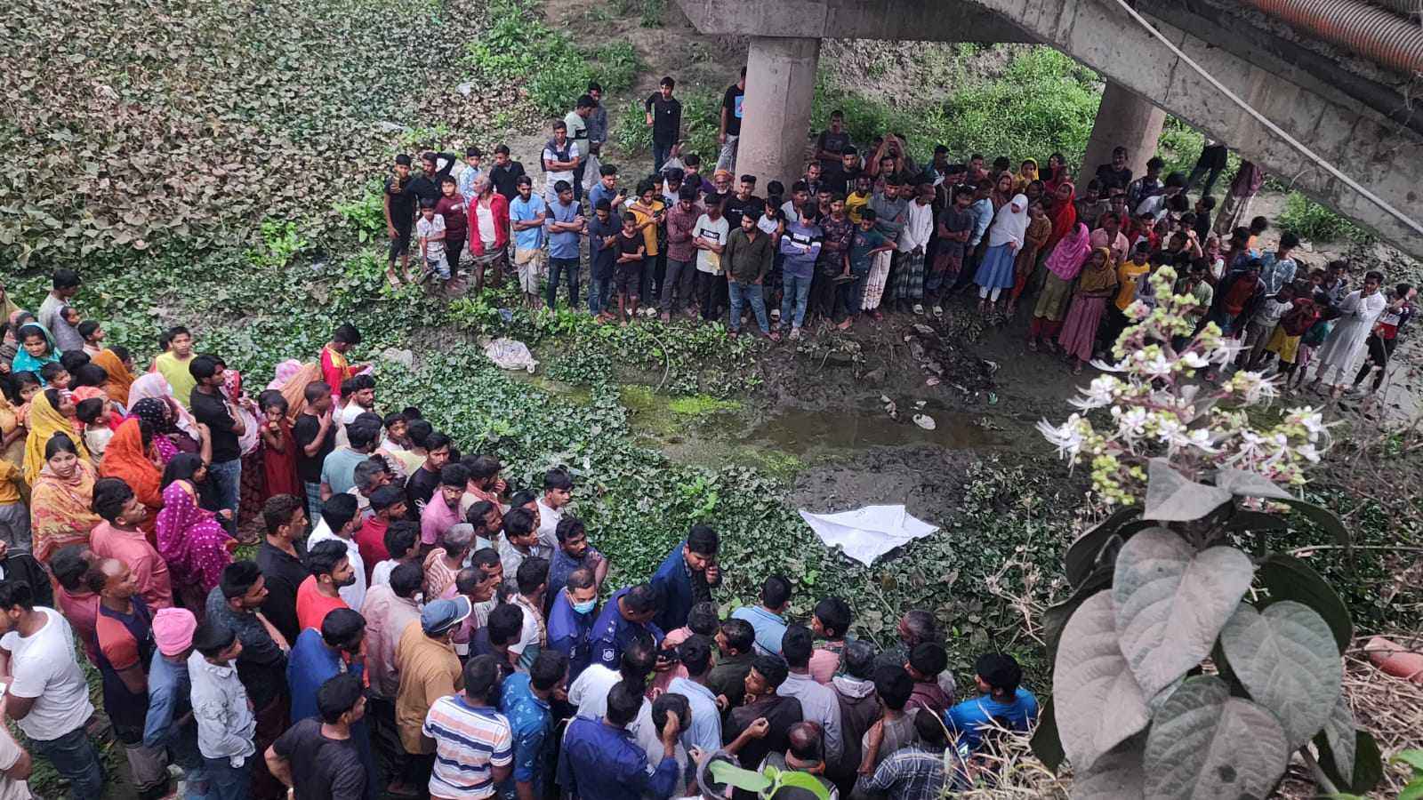 বেলাবতে অজ্ঞাত তরুণীর মরদেহ উদ্ধার