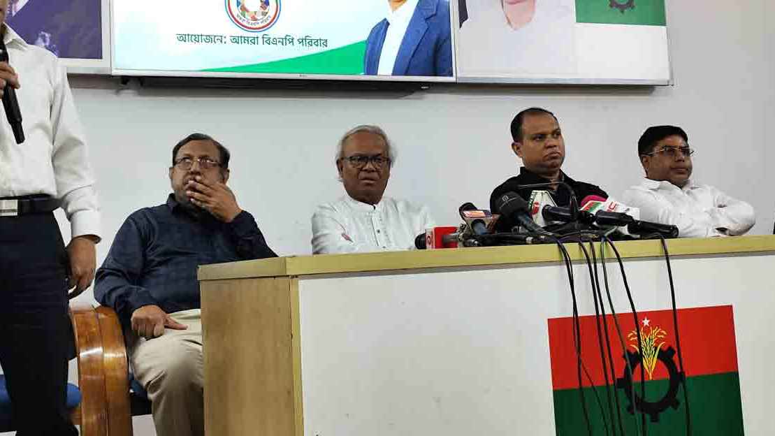 স্বরাষ্ট্র উপদেষ্টাকে দক্ষতার প্রমাণ দিতে হবে: রিজভী