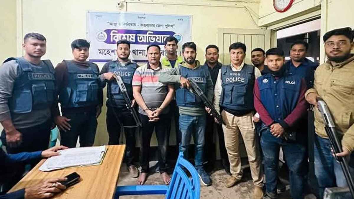 মহেশখালীতে ডেভিল হান্ট অভিযানে শেখ কামালকে আটক