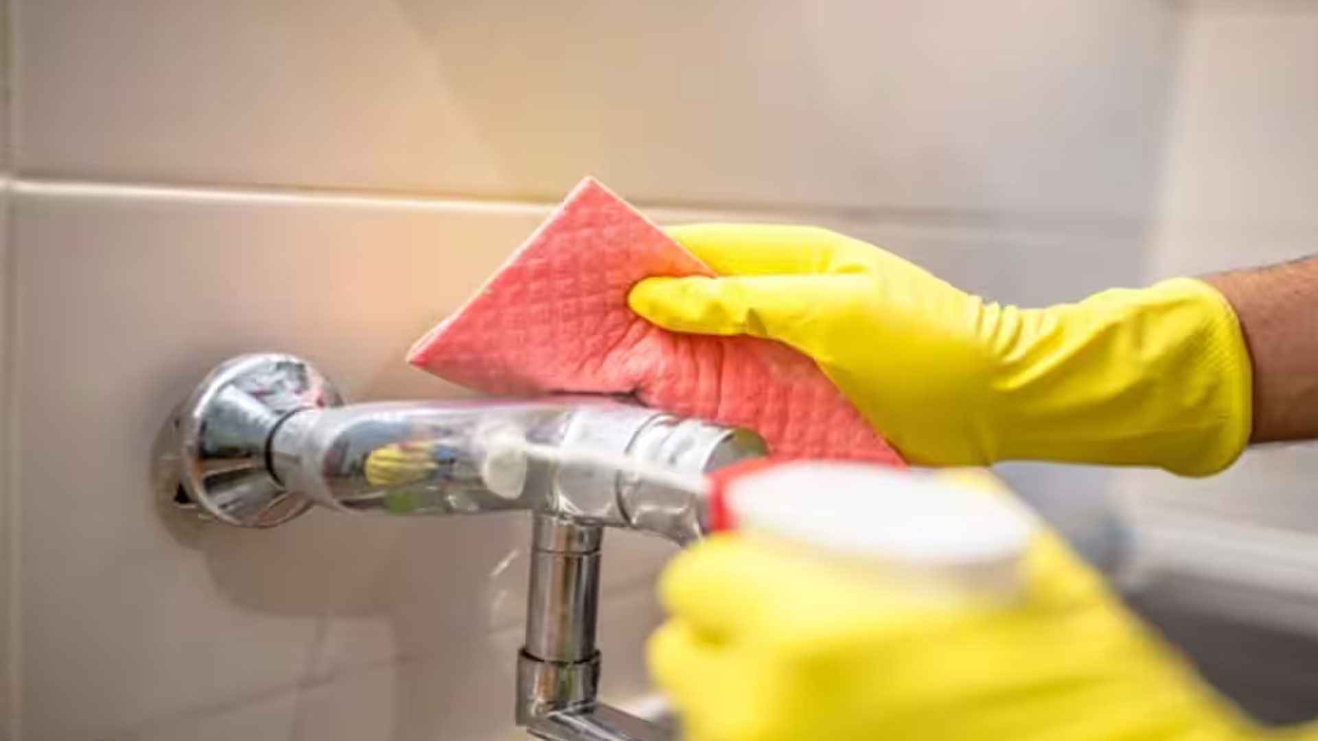 বাথরুমের কল মাত্র ৫ মিনিটের চকচকে করার উপায়