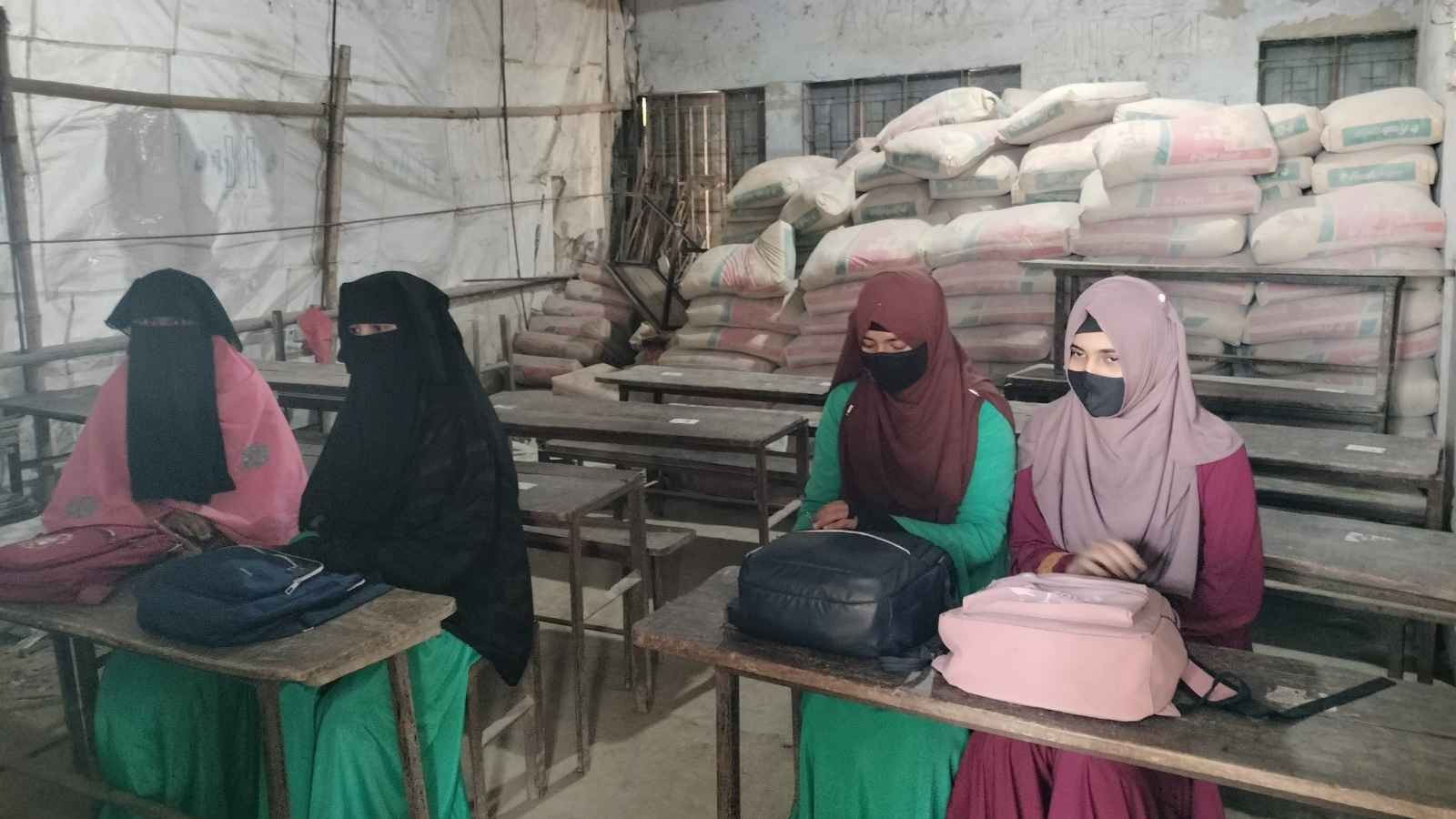 ৭ বছরেও শেষ হয়নি নির্মাণ, ঠিকাদারের দখলে শ্রেণিকক্ষ, পাঠদান ব্যহত