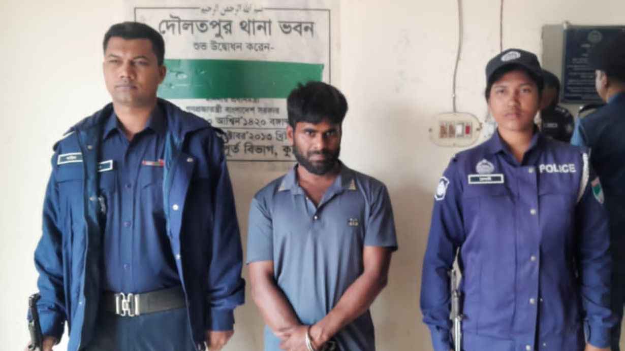 দৌলতপুর পদ্মার চরের শীর্ষ সন্ত্রাসী সাঈদ গ্রেফতার