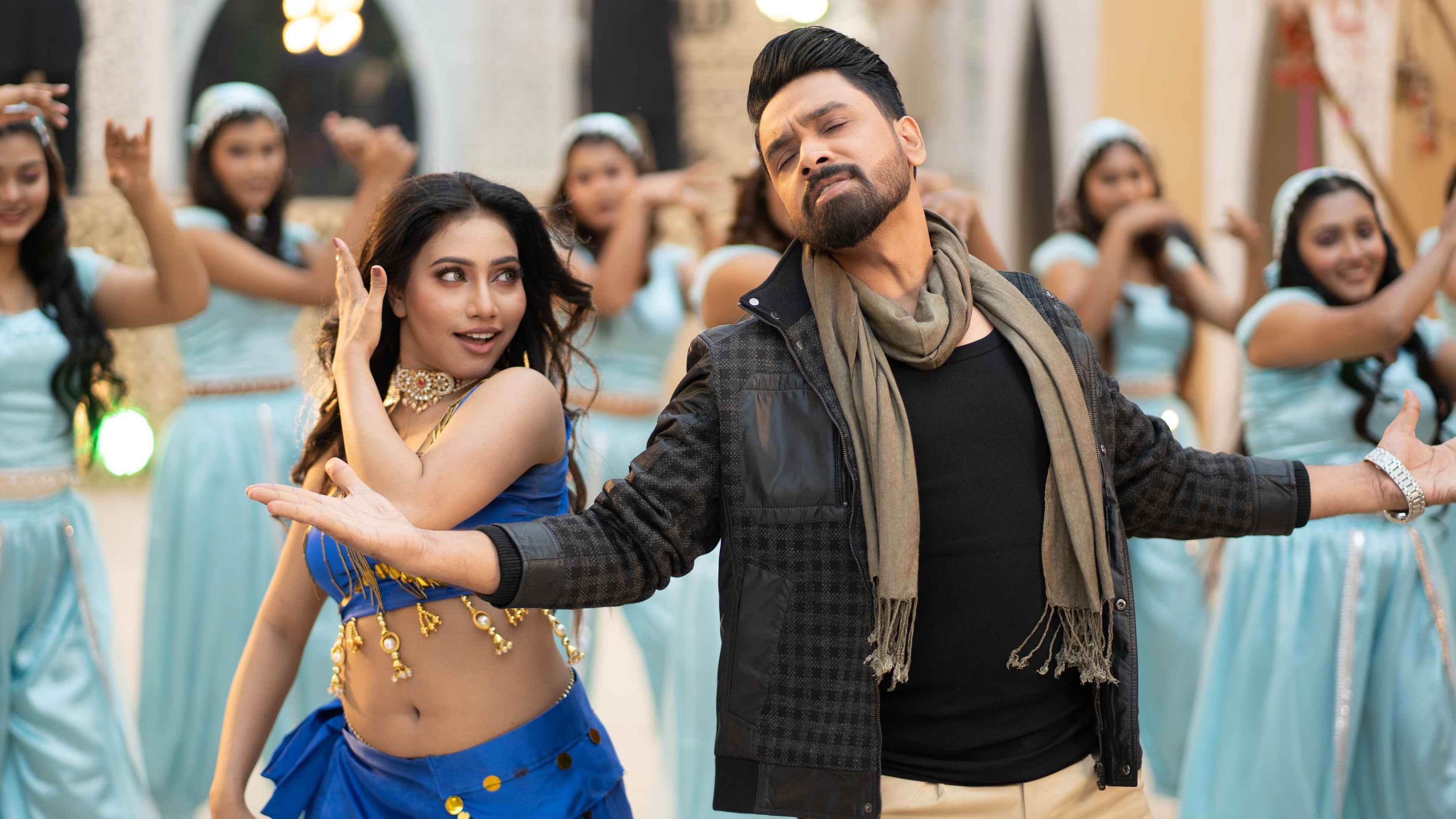 হিন্দি গানে প্রিয়া অনন্যা-সাজ্জাদ