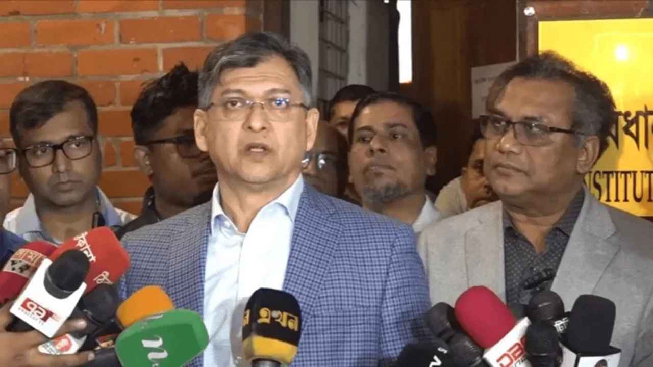 ঐক্যকে ধরে রাখাটাই এখন বড় চ্যালেঞ্জ: সালাহউদ্দিন আহমেদ