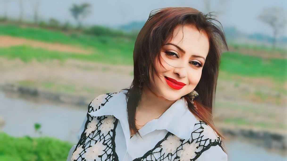 সংকটে অভিনেত্রী অঞ্জনা, দোয়া চাইলেন ছেলে