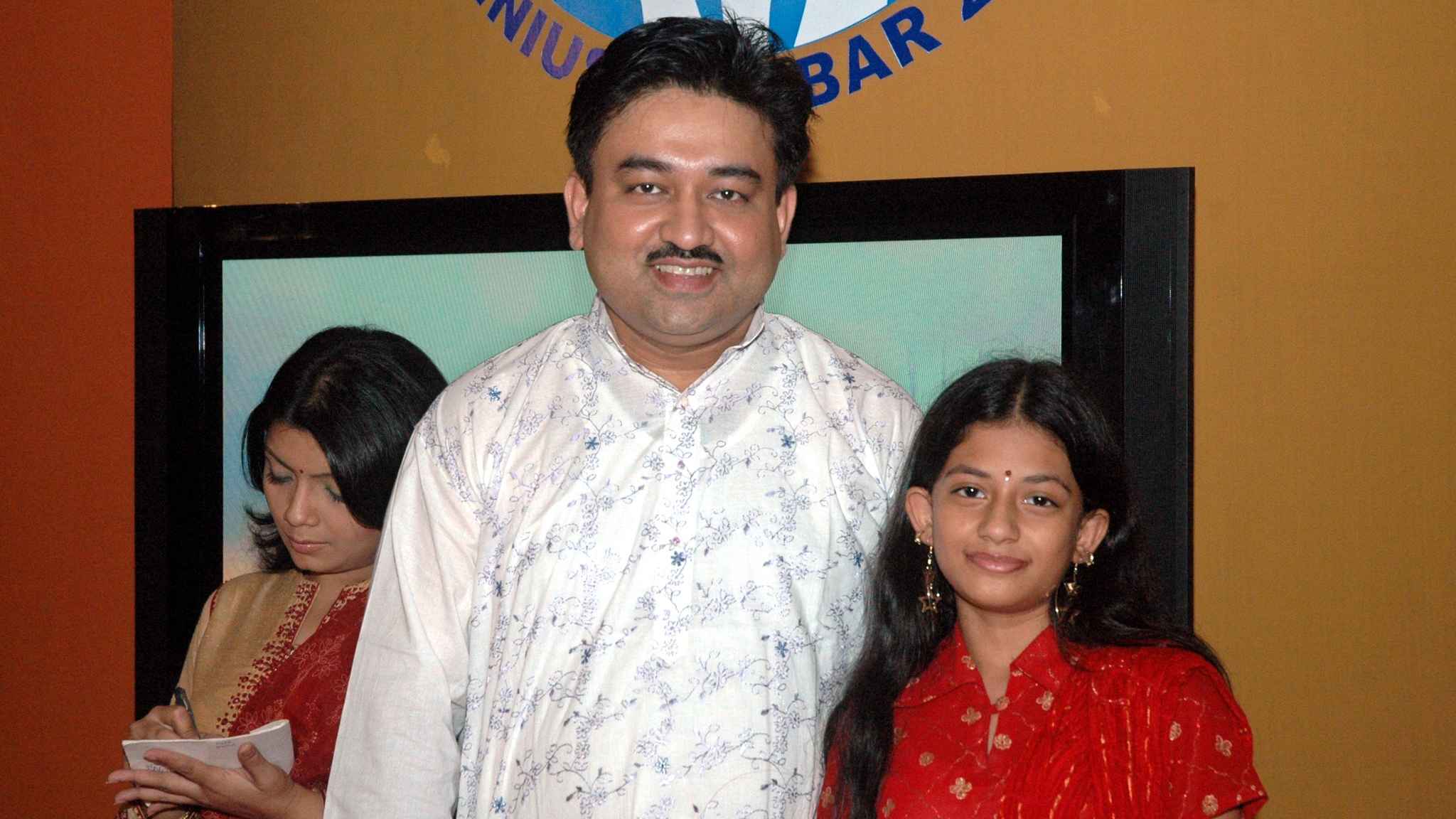 ‘ছোট্ট মেয়েটি এখন চলচ্চিত্রের অভিনেত্রী’