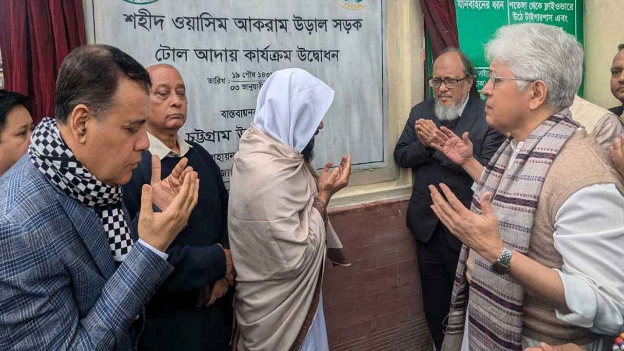 গণঅভ্যুত্থানে শহীদদের স্মৃতি ধরে রাখতে কাজ চলছে: উপদেষ্টা