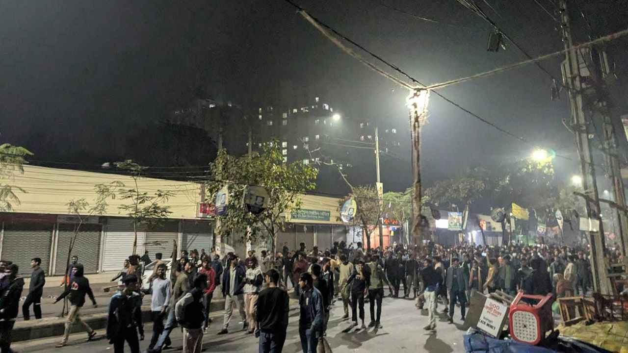 মুখোমুখি ঢাবি ও সাত কলেজের শিক্ষার্থীরা, ধাওয়া-পাল্টা ধাওয়া