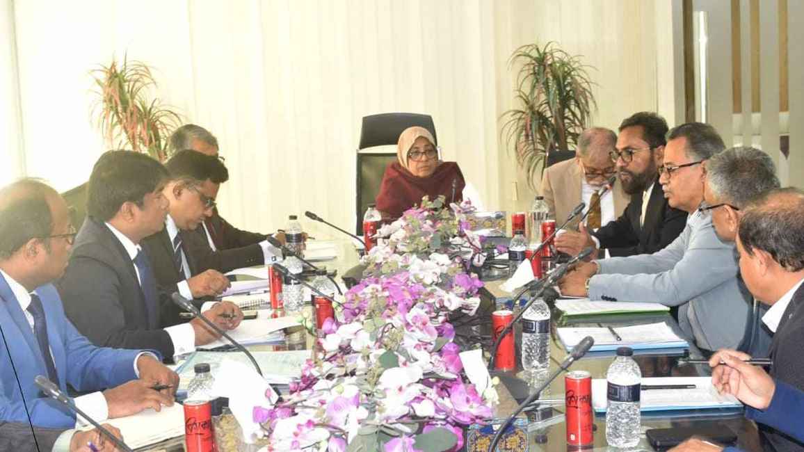 এসেনশিয়াল ড্রাগস কোম্পানিকে ঢেলে সাজানো হবে: স্বাস্থ্য উপদেষ্টা