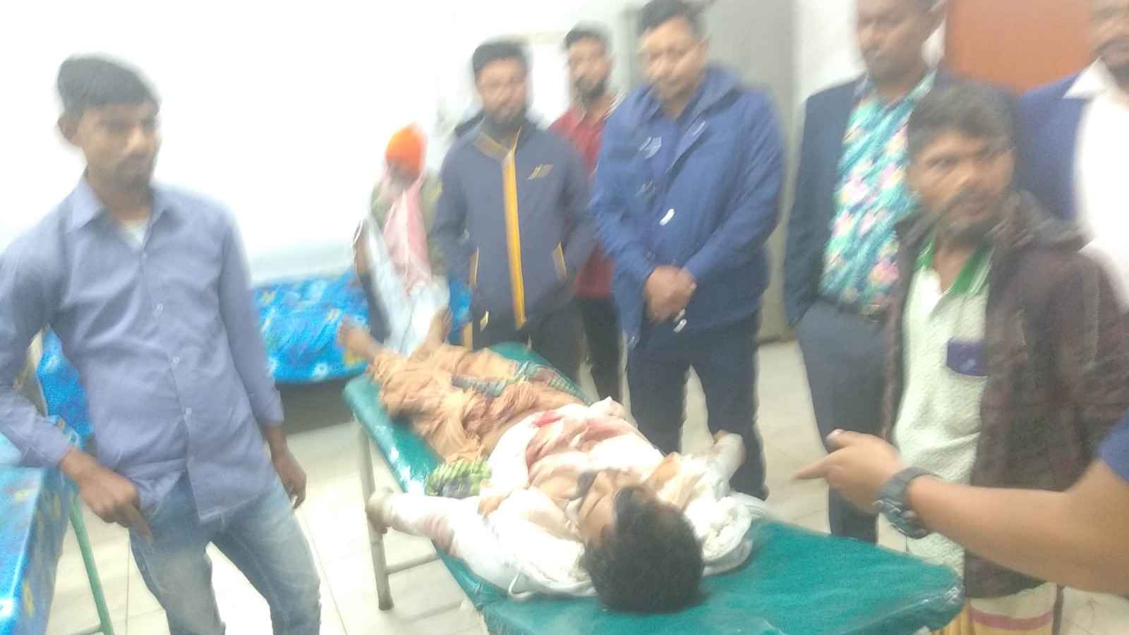 চাঁদপুরে স্ত্রীকে ছুরিকাঘাতে হত্যার পর স্বামীর আত্মহত্যার চেষ্টা