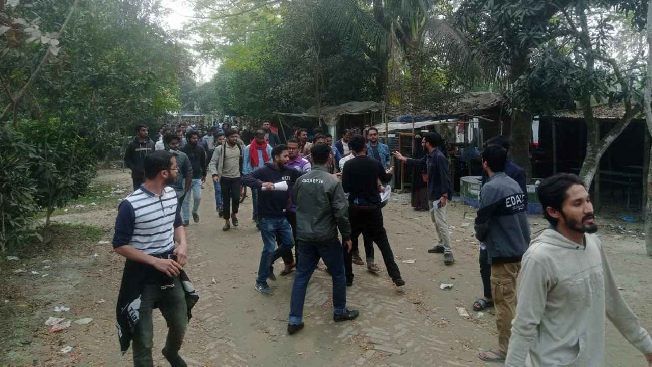 বশেমুরবিপ্রবিতে নিষিদ্ধ ছাত্রলীগের হামলায় সাংবাদিক সমন্বয়কসহ আহত ৪