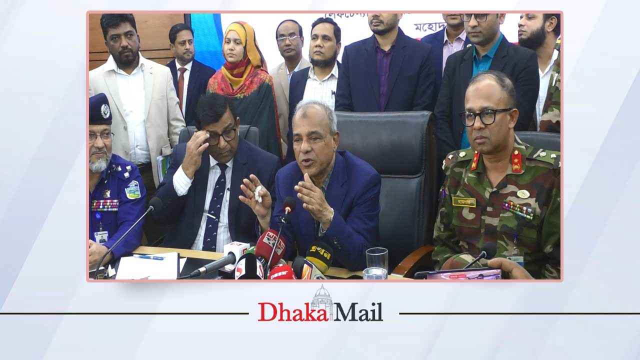 বেড়া নির্মাণ বন্ধ, সীমান্তে আর উত্তেজনা নেই: স্বরাষ্ট্র উপদেষ্টা