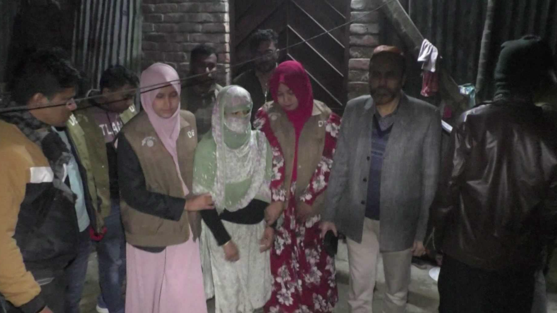 লক্ষ্মীপুরে বিদেশি পিস্তলসহ নারী আটক