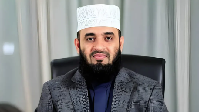 অনেকে আমাকে রাজনীতির মাঠে আসার কথা বলেছে: আজহারী