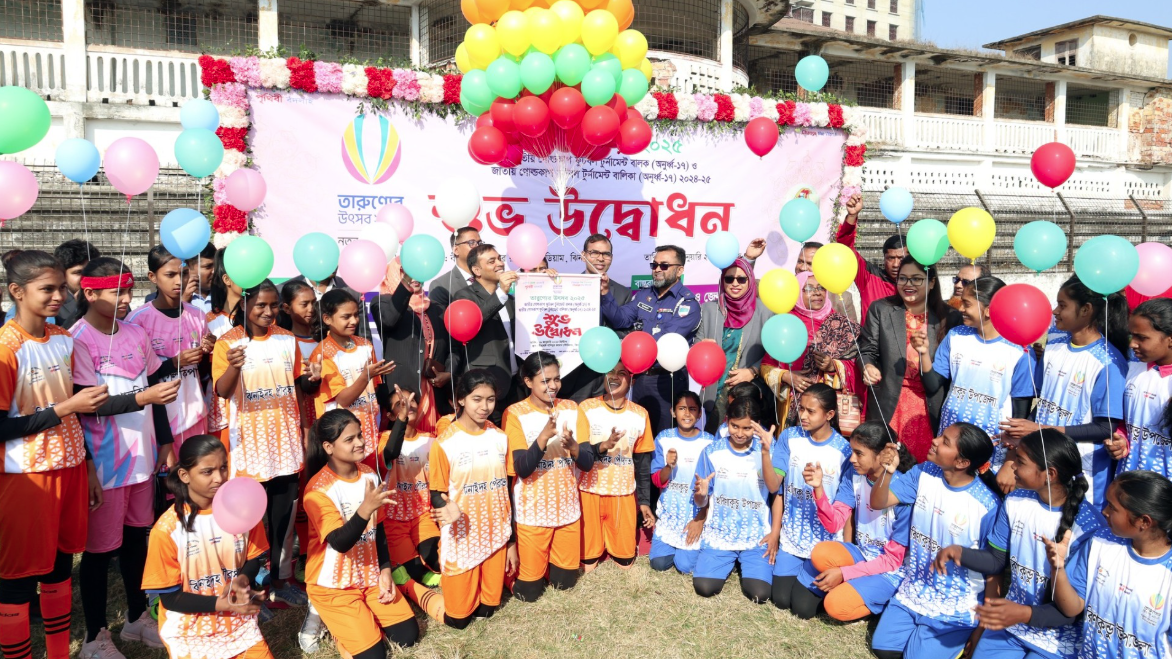 ঝিনাইদহে জাতীয় ফুটবল গোল্ডকাপ টুর্নামেন্ট উদ্বোধন