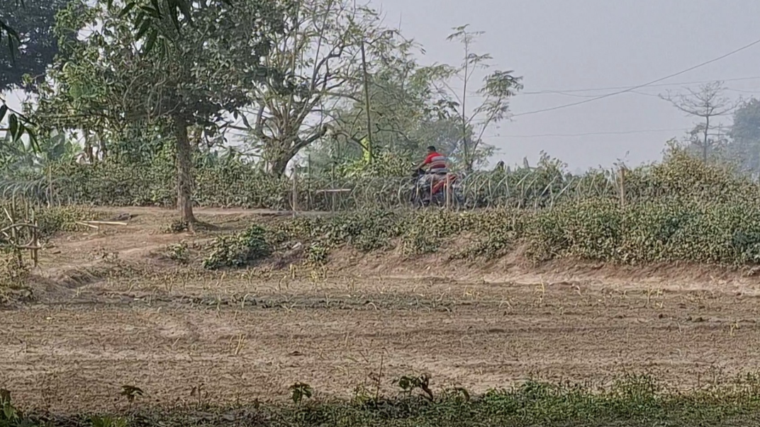 সীমান্তে কাঁটাতারের বেড়া নির্মাণের চেষ্টা, বিজিবির বাধায় বন্ধ