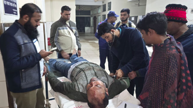 অভিযানের সময় হামলা, হাসপাতালে ৩ ডিবি পুলিশ