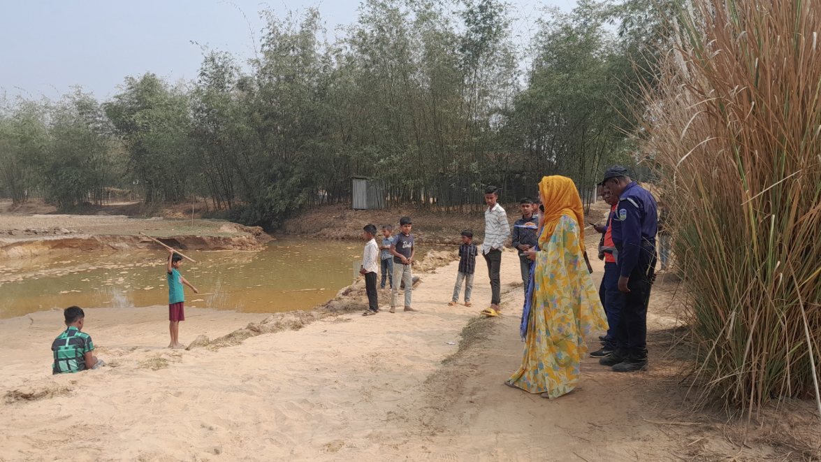 কলমাকান্দায় ৩৩ হাজার ঘনফুট বালু জব্দ, ড্রেজার ধ্বংস