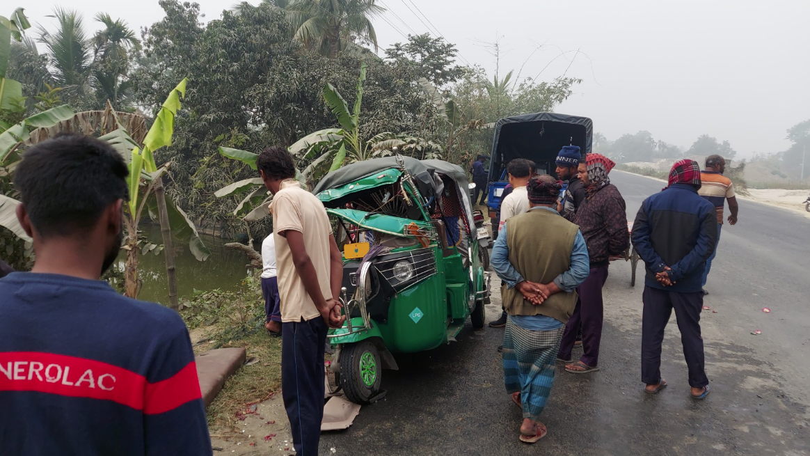 ট্রাকের চাপায় নারীসহ নিহত ২, আহত-৩ 