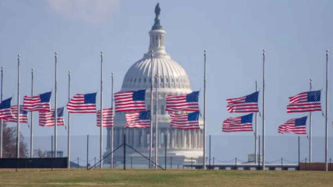 ট্রাম্পের অভিষেকের দিন কেন যুক্তরাষ্ট্রের পতাকা অর্ধনমিত?