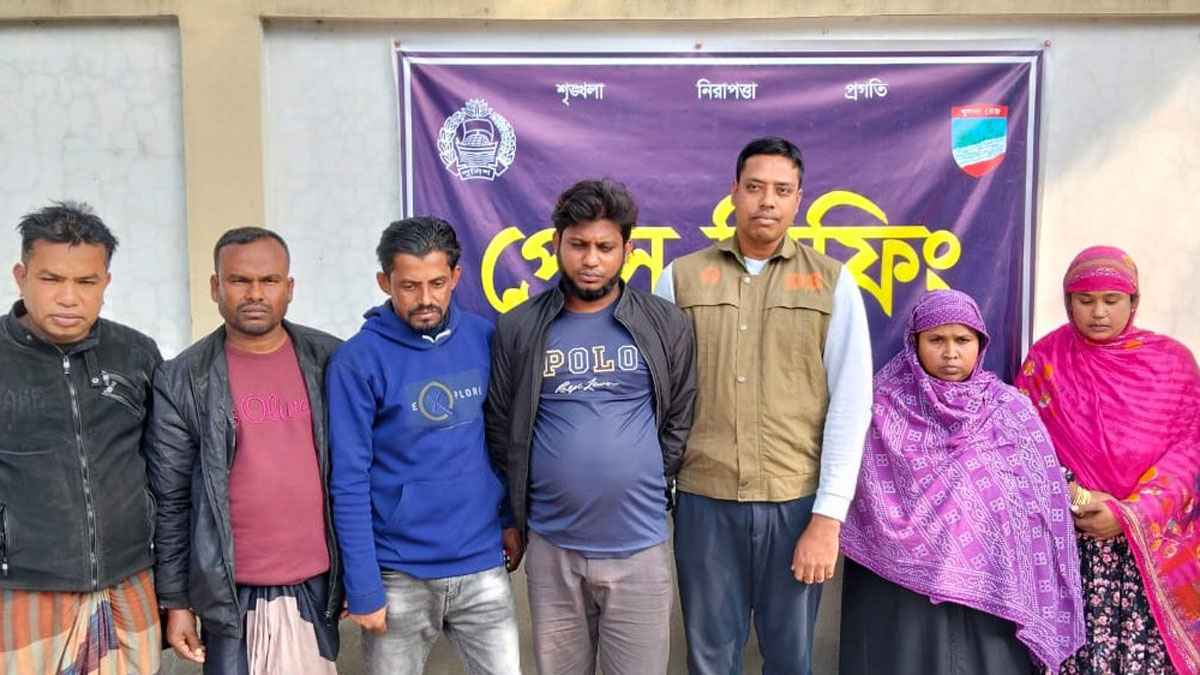 চৌগাছায় ‘হানি ট্র্যাপ’ চক্রের নারীসহ গ্রেফতার ৬