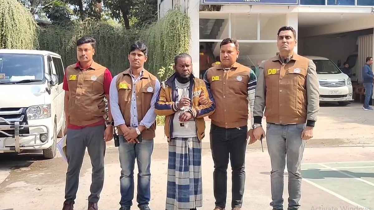 নরসিংদীতে ৩০ মামলার আসামি গ্রেফতার