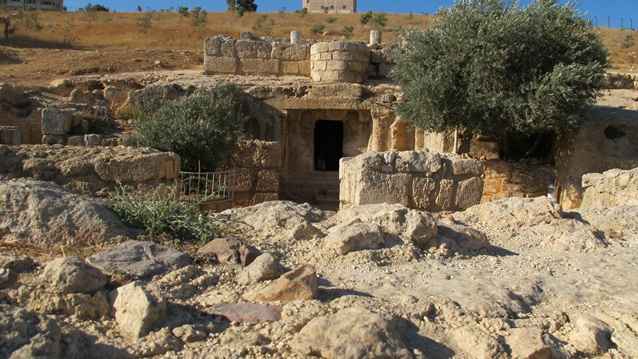 আসহাবে কাহাফের কুকুর সম্পর্কে কোরআনে যা আছে