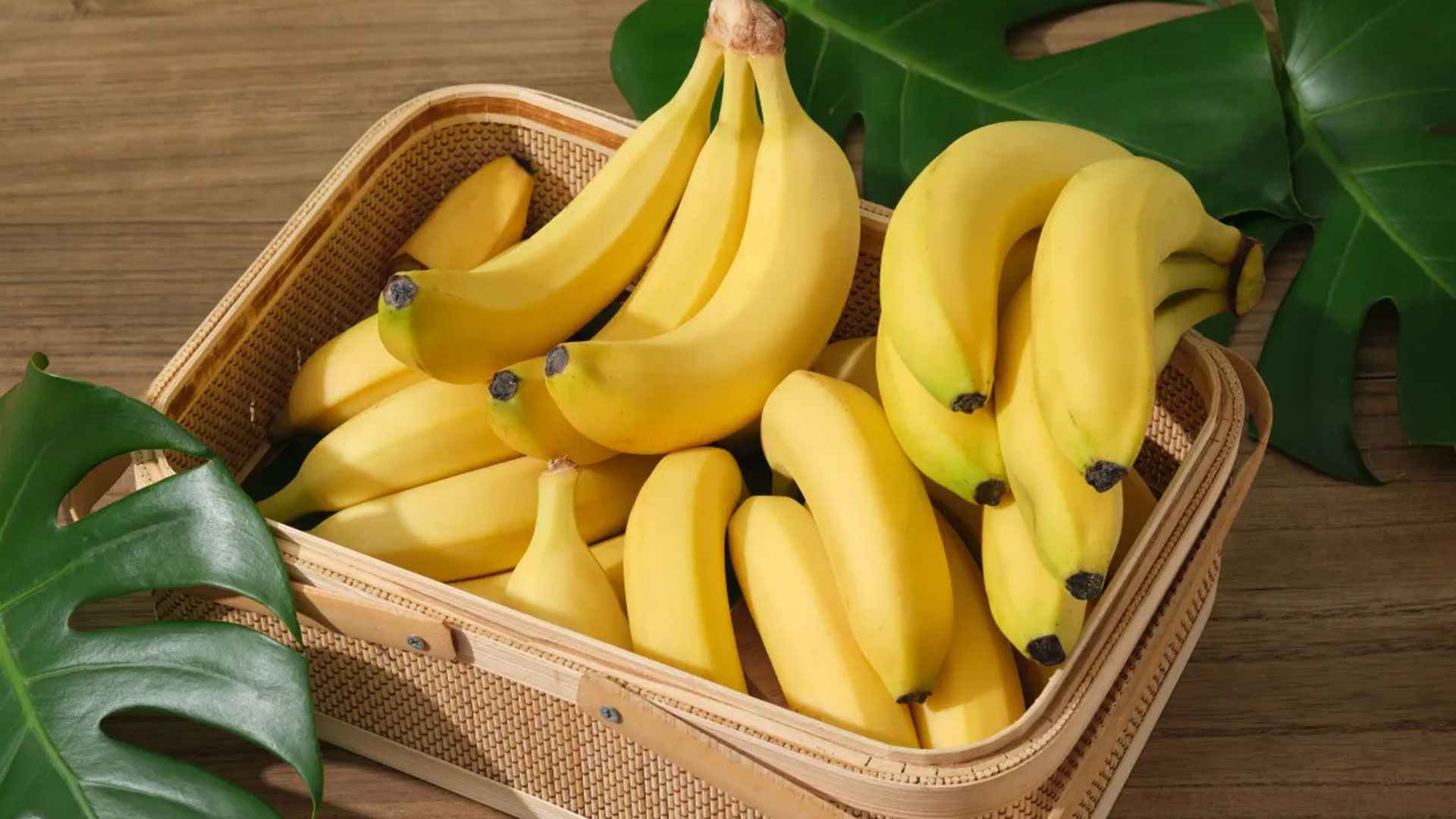 এসব ফলের সঙ্গে রাখলে কলা দ্রুত পচে যায়