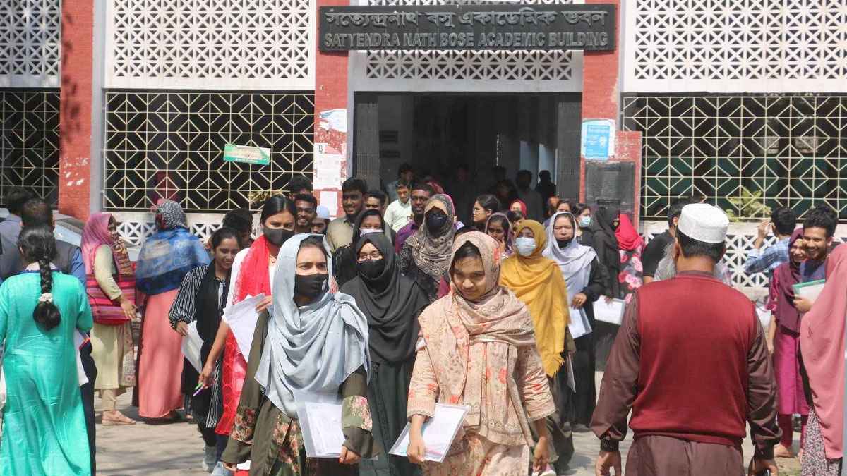 রাবিতে ঢাবির ‘বি’ ইউনিটের ভর্তি পরীক্ষা অনুষ্ঠিত