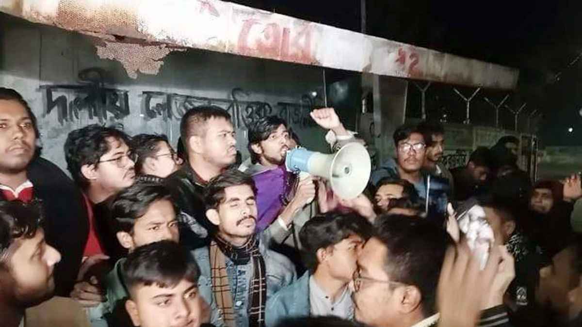 ডাকসু নির্বাচনের রোডম্যাপ চেয়ে আল্টিমেটাম