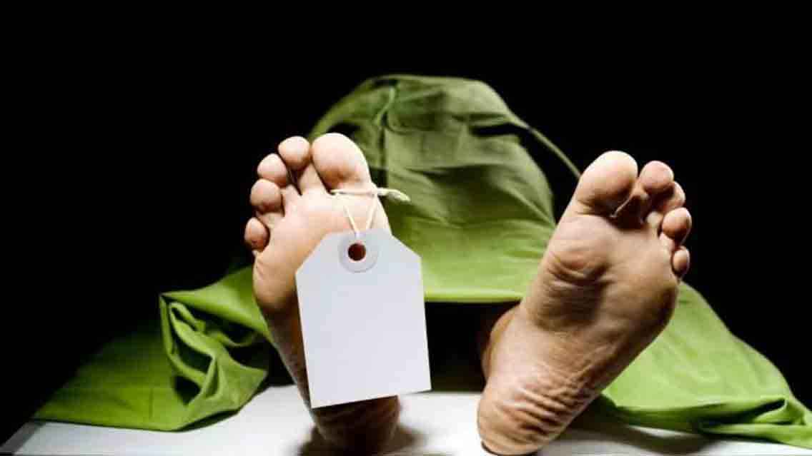 মিরসরাইয়ে গৃহবধূর ঝুলন্ত মরদেহ উদ্ধার, স্বামী আটক