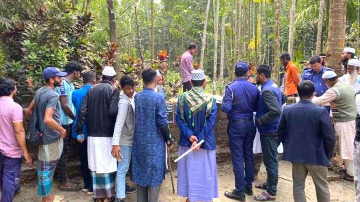 দাফনের ৫ মাস পর ছাত্র আন্দেলনে নিহত মামুনের লাশ উত্তোলন