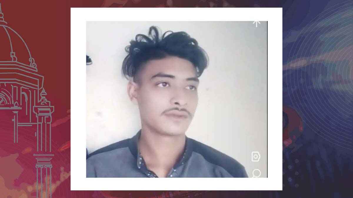 কচুরিপানার মধ্যে থেকে ইজিবাইক চালকের লাশ উদ্ধার