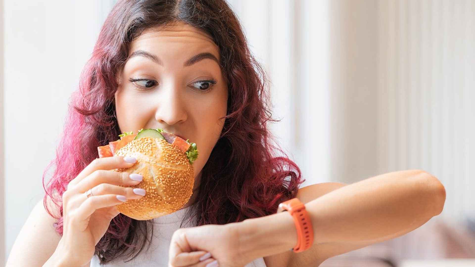 দ্রুত খাবার খেলে শরীরের যে ক্ষতি, জানাল গবেষণা