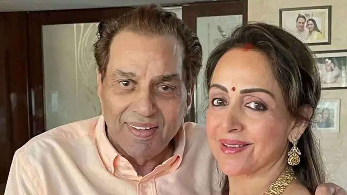 বিয়েতে ধর্মের বাঁধা, ইসলাম গ্রহণে বাধ্য হন হেমা মালিনী-ধর্মেন্দ্র