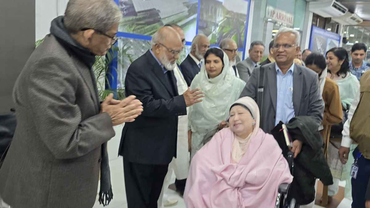 খালেদা জিয়ার বিদেশযাত্রা ঘিরে যানজট, দুঃখ প্রকাশ করল বিএনপি