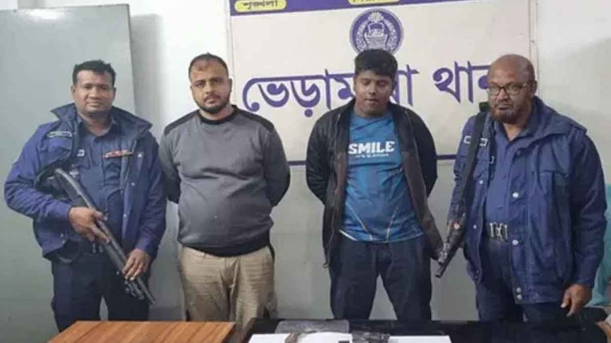 পুলিশ পরিচয়ে ছিনতাই, অস্ত্রসহ ছাত্রলীগ নেতা আটক