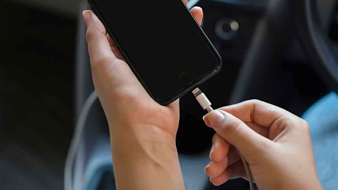 ফোন ধীরে চার্জ হওয়ার কারণ জানুন