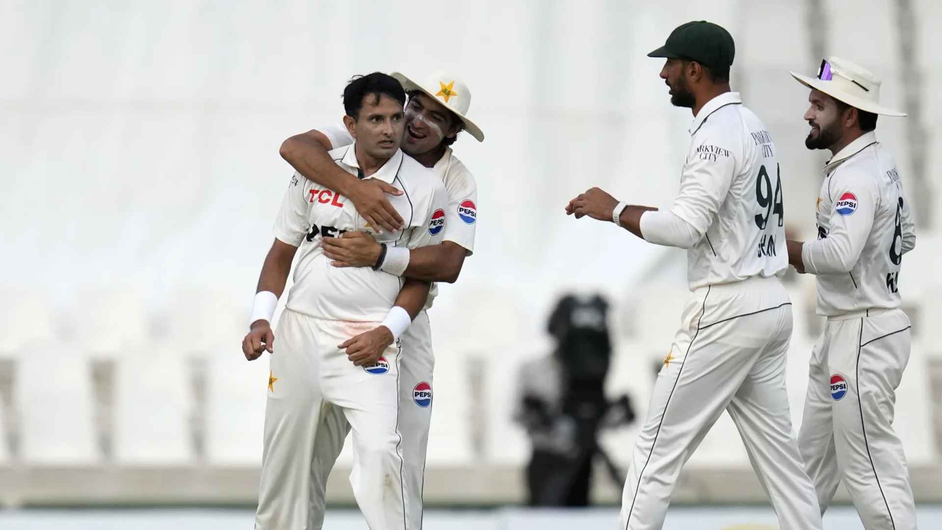 ৭ পরিবর্তন নিয়ে দল ঘোষণা করল পাকিস্তান