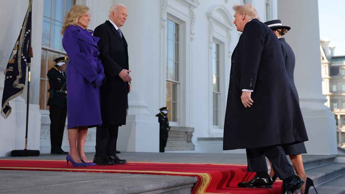 হোয়াইট হাউসে ট্রাম্পকে স্বাগত জানিয়েছেন বাইডেন