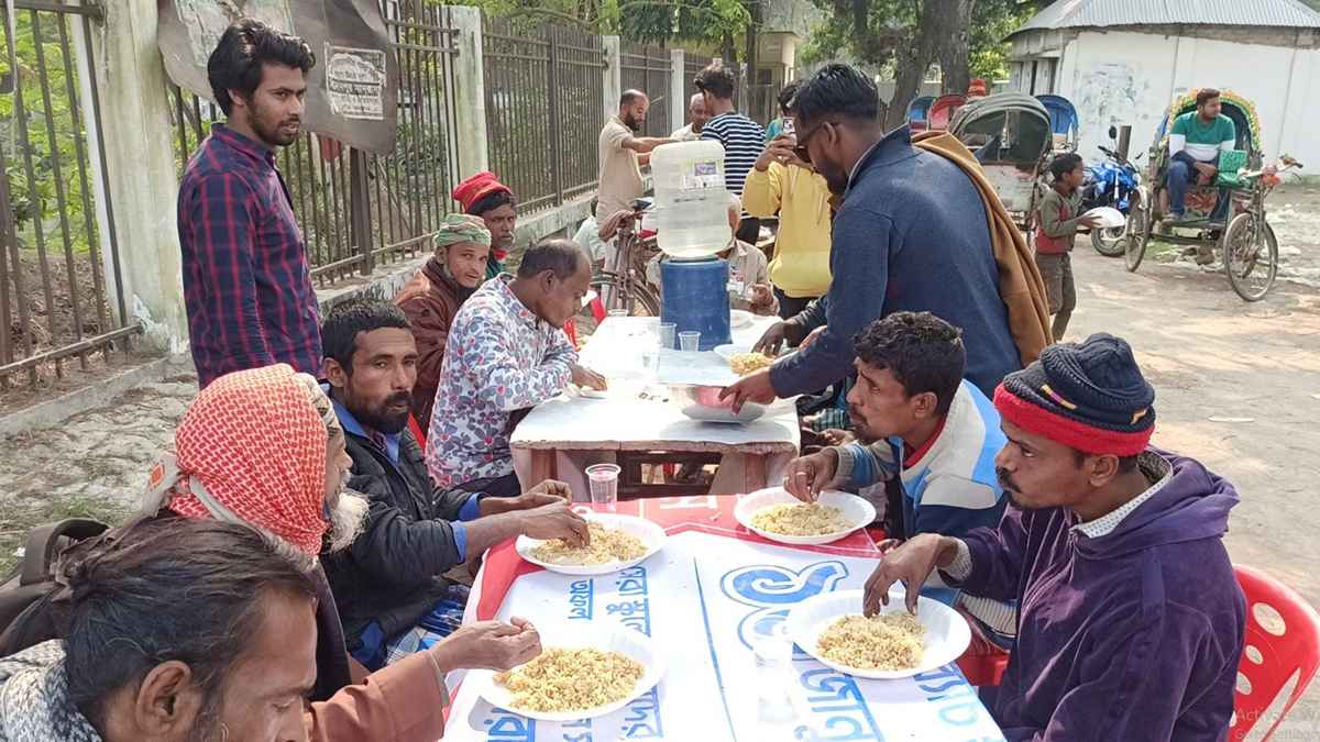 যে হোটেলে খাবার খেতে লাগেনা টাকা পয়সা