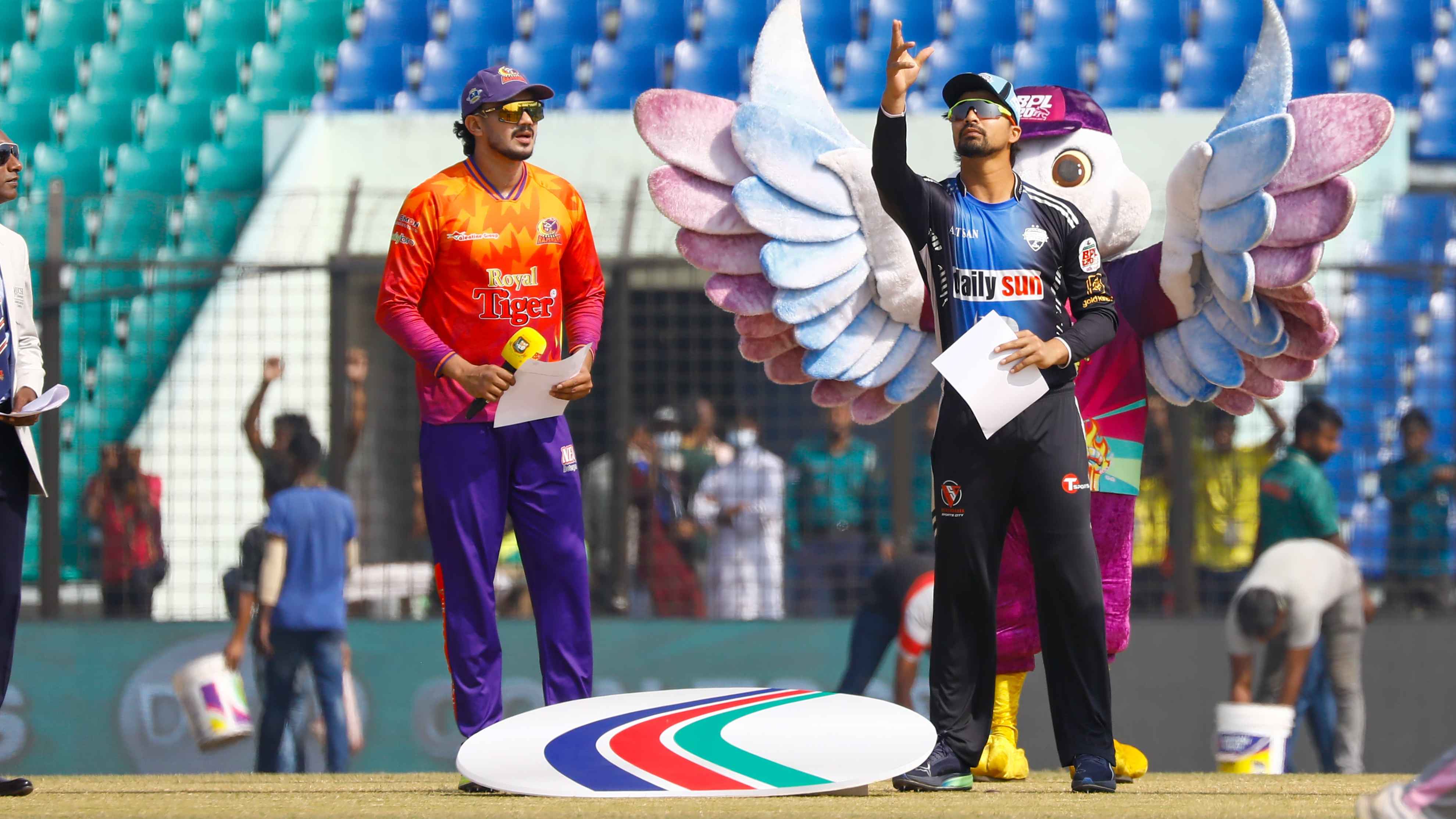 রাজশাহীকে ব্যাটিংয়ে পাঠাল রংপুর