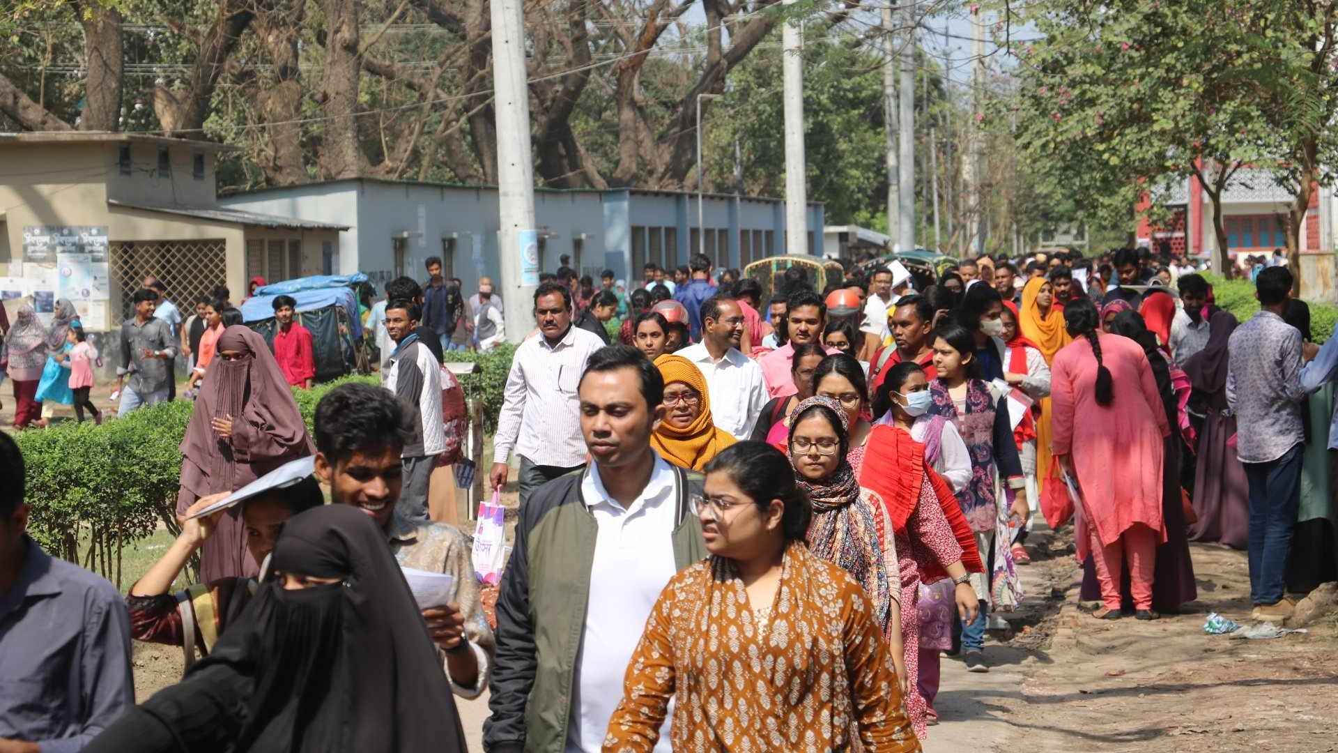 রাবিতে ঢাবির ‘খ’ ইউনিটের ভর্তি পরীক্ষা অনুষ্ঠিত, উপস্থিতি ৯৩ শতাংশ