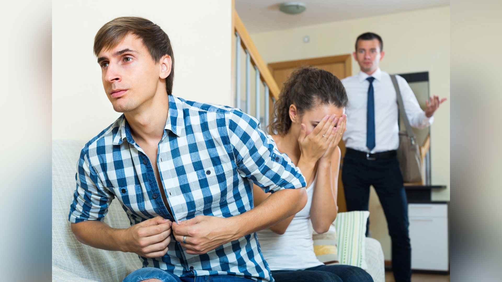 পুরুষের তুলনায় নারীরা বেশি পরকীয়ায় জড়ান, কারণ জানলে অবাক হবেন