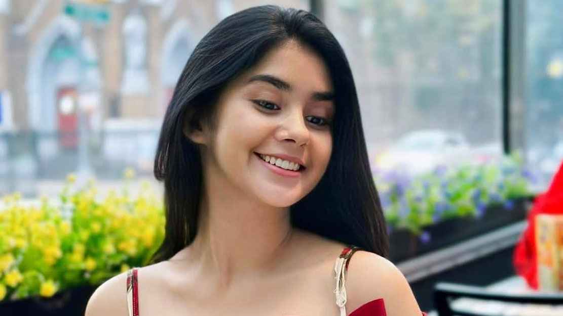 তাহসানের সঙ্গে বিয়ের গুঞ্জন, কে এই রোজা আহমেদ?