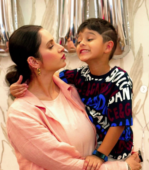 sania_mirza_and_his_sons_