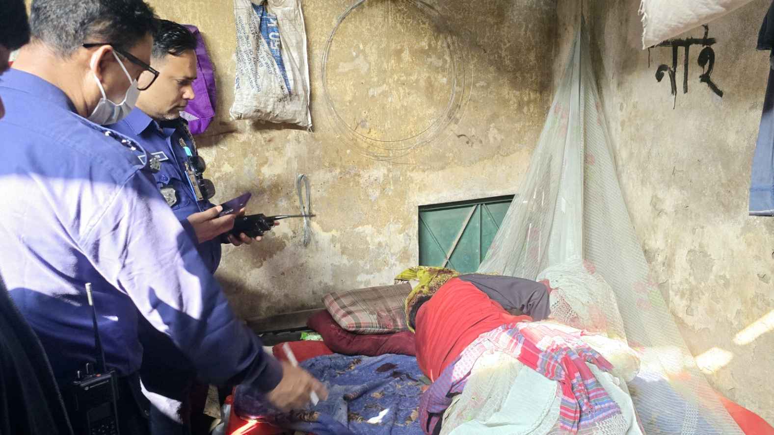 ফতুল্লায় চালককে খুন করে গ্যারেজ থেকে ইজিবাইক লুট